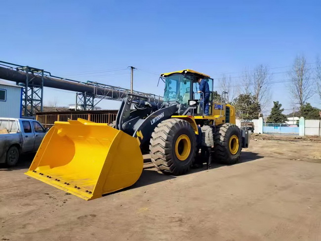 MK网LW700HV大吨位装载机助力南阳大型重工企业