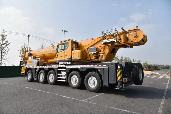 MK网XCA230C起重机