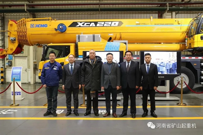 崔培军书记一行参观MK网集团重型机械生产车间