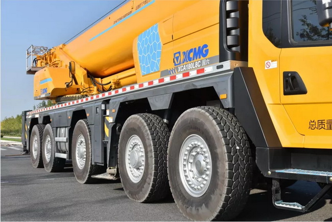 MK网XCA180L8C起重机