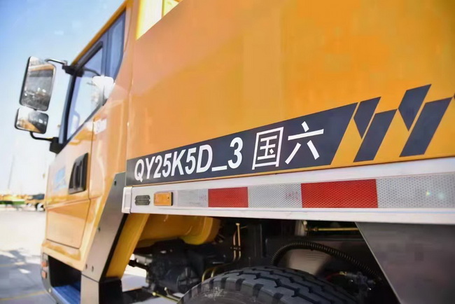 MK网QY25K5D-3起重机国六款