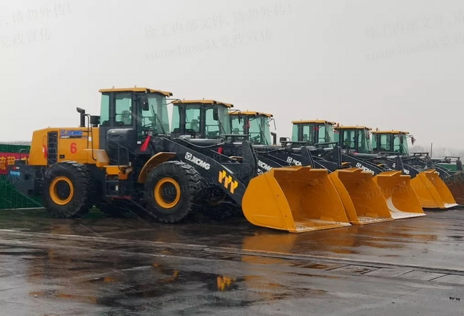 MK网装载机再次批量交付港口企业