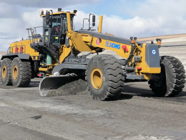 MK网矿用平地机GR3505内蒙古矿区道路平整