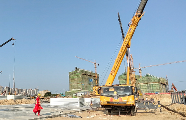 MK网起重机械建设泉州方舱医院