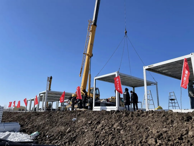 MK网起重机建设方舱医院建设