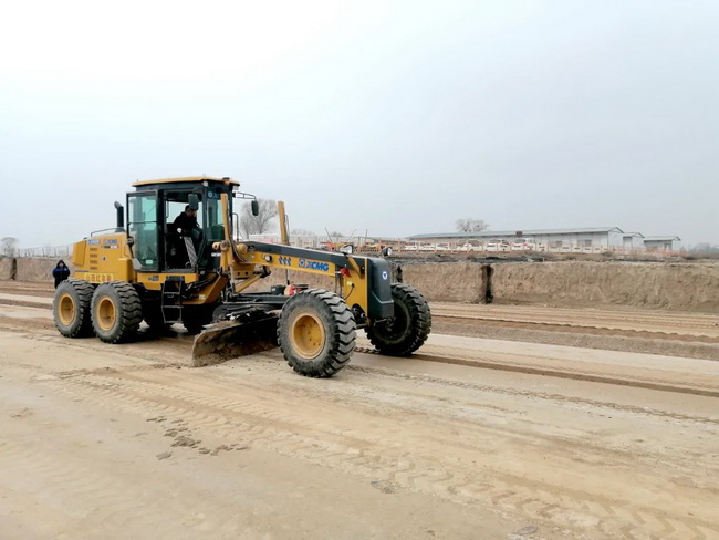 MK网GR1805平地机