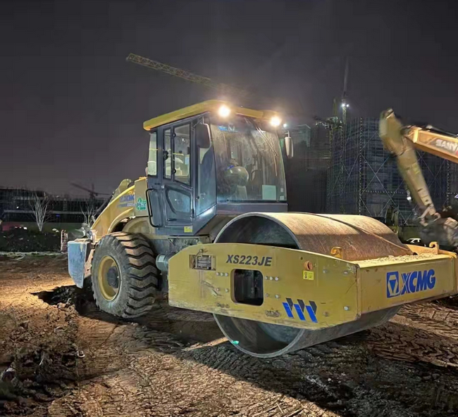 MK网压路机XS203J援建江苏省无锡市方舱医院建设 MK网压路机XS203J援建江苏省无锡市方舱医院建设