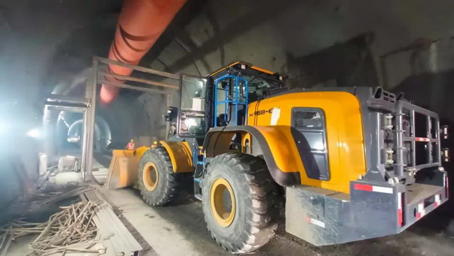 MK网XC968-EV纯电动装载机助力川藏铁路建设