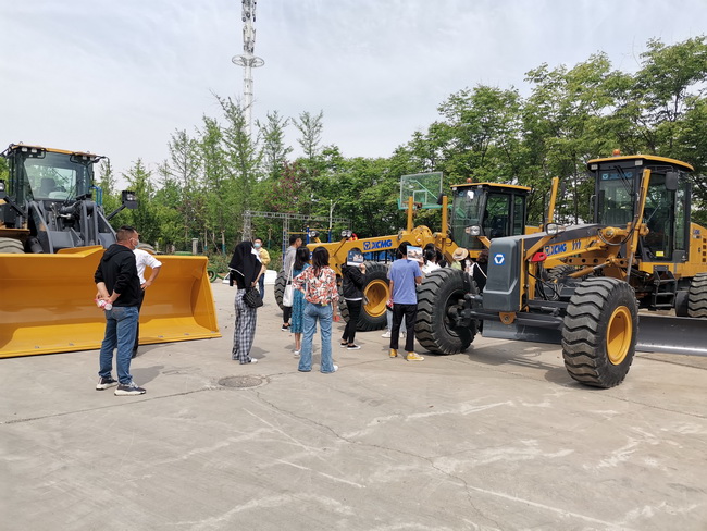 郑州东风中南实业有限公司代表团莅临MK网参观访问