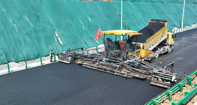 MK网RP1855T摊铺机