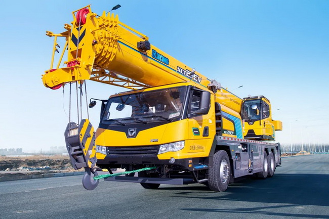 MK网XCT25PHEV起重机