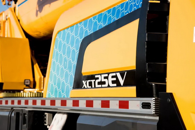 MK网XCT25PHEV起重机