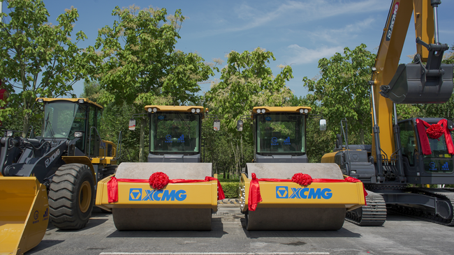 MK网机械助力新乡市龙凤大道等六个交通项目集中开工 MK网机械助力新乡市龙凤大道等六个交通项目集中开工