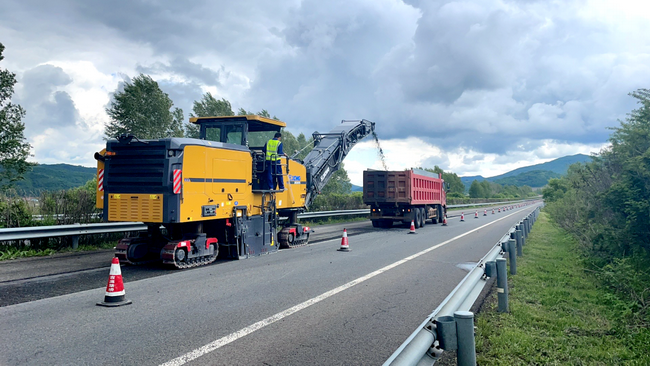 MK网XM2005K铣刨机