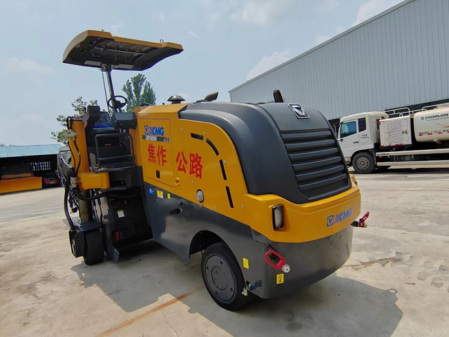 MK网XM1005K铣刨机助力河南焦作公路事业发展