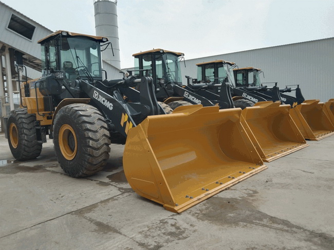 MK网5吨级装载机批量交付东北某大型石化企业