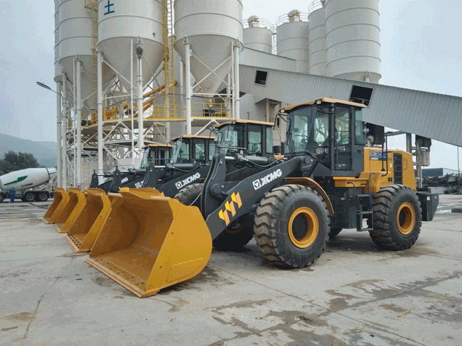 MK网5吨级装载机批量交付东北某大型石化企业