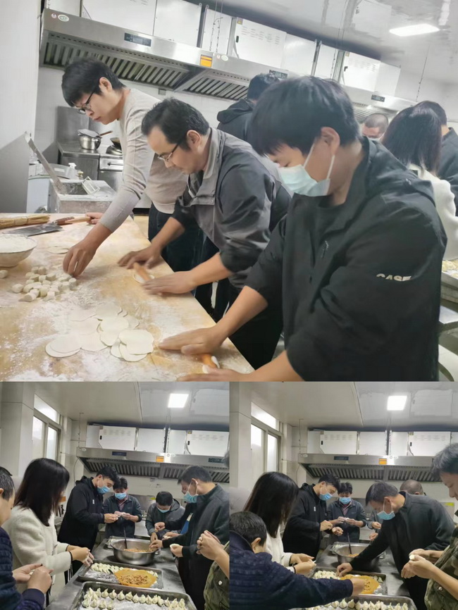 路友家人包饺子