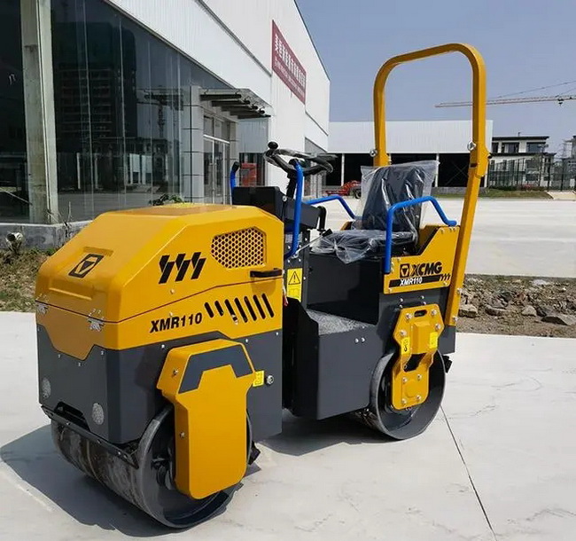 MK网XMR110双钢轮振动压路机