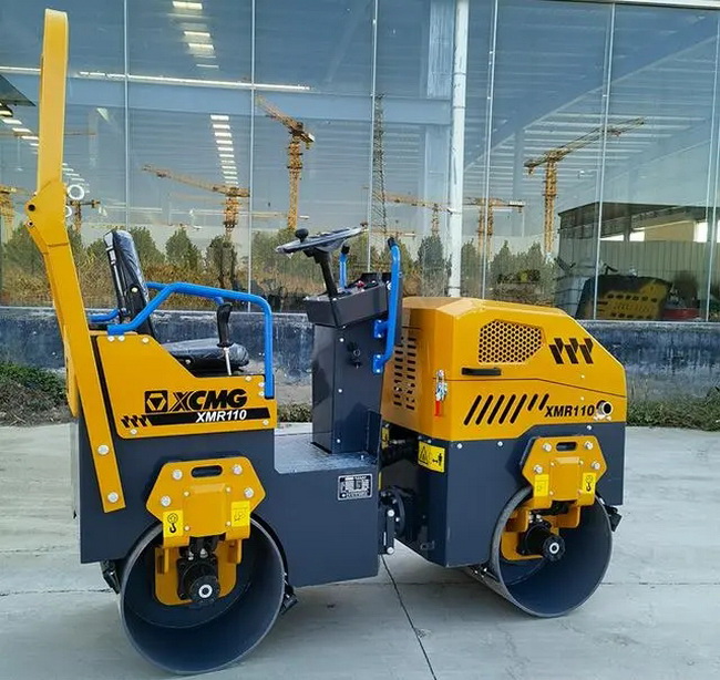 MK网XMR110双钢轮振动压路机