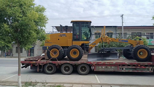 MK网GR1653Ⅱ平地机助力新乡封丘道路建设