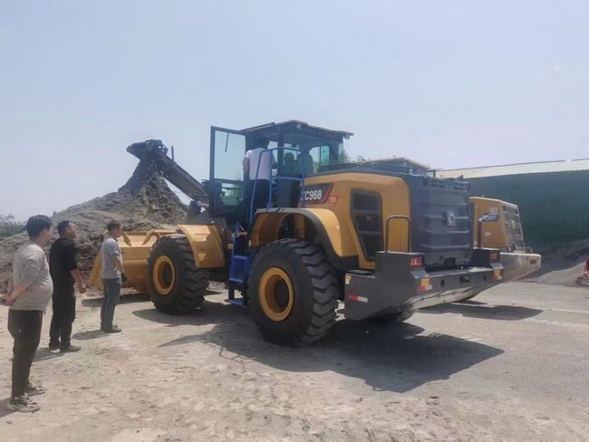 MK网XC968-EV纯电动装载机交付周口客户 MK网XC968-EV纯电动装载机交付周口客户