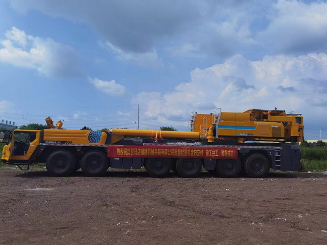 MK网XCA600L8国六起重机批量交付驻马店顺捷机械吊装有限公司