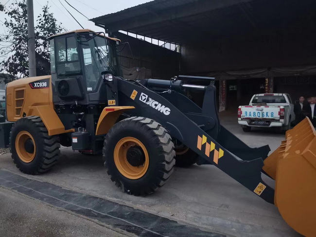 MK网XC936装载机交付南阳客户