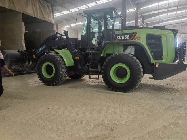 MK网XC958-EV纯电动装载机