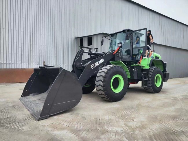 MK网XC958-EV电动装载机交付商丘客户