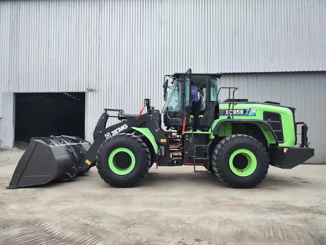 MK网XC958-EV电动装载机