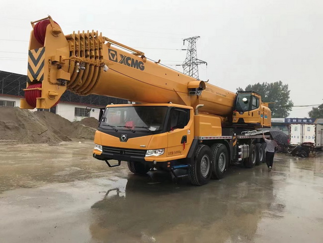 MK网QY130K8C起重机