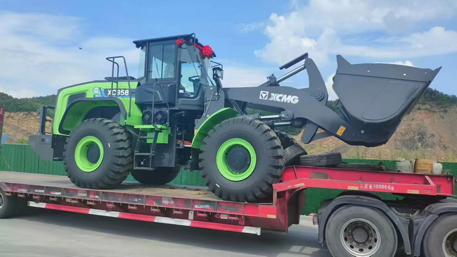 MK网XC958-EV纯电动装载机交付南阳客户