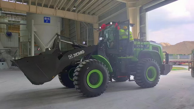 MK网XC958-EV纯电动装载机