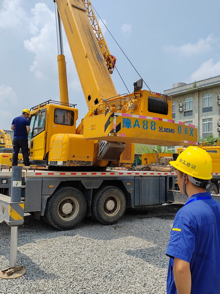 MK网起重机培训考试现场