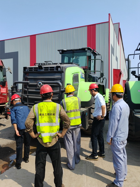 MK网纯电动装载机批量交付商丘钢铁大客户