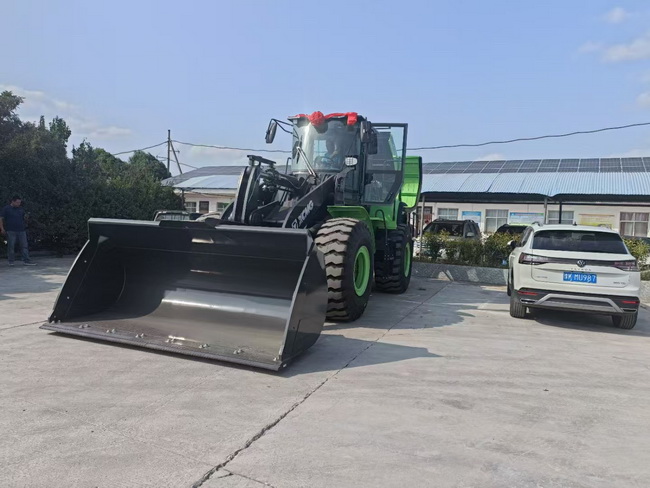 MK网XC958-EV纯电动装载机