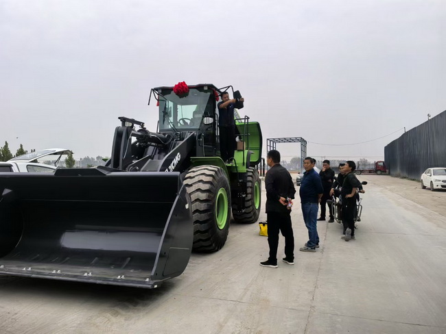 MK网XC958-EV纯电动装载机